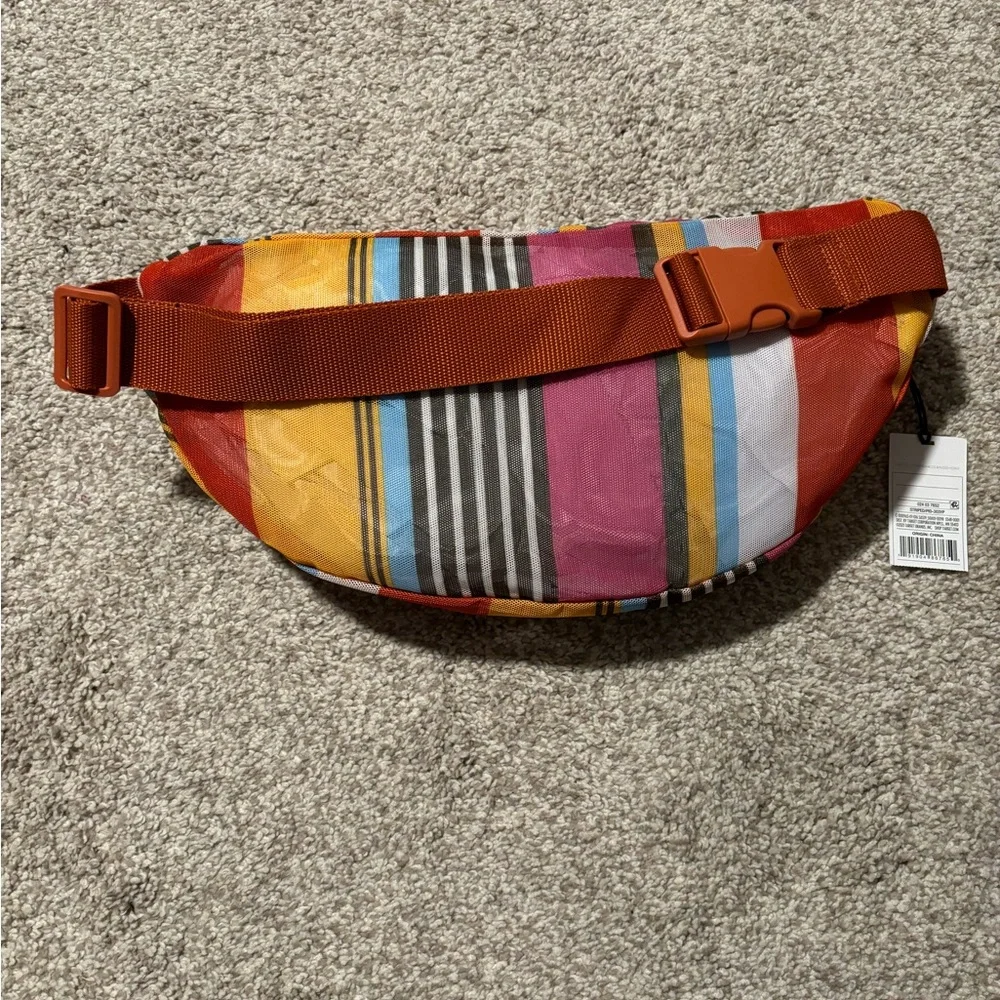 Shade & Shore Striped Fanny Pack Mesh Beach Bag - Picture 2 of 3